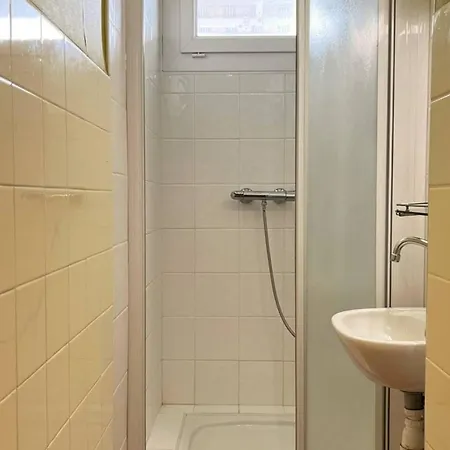 Apartment Le Lavandou, 1 Piece, 3 Personnes - Fr-1-251-574 Le Lavandou