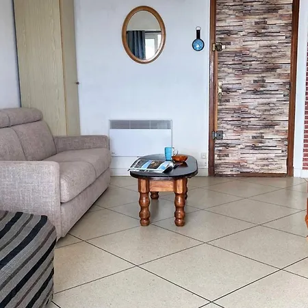 Le Lavandou, 1 Piece, 3 Personnes - Fr-1-251-574 Apartment *